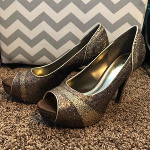 🔺SOLD🔺 Glitzy heels